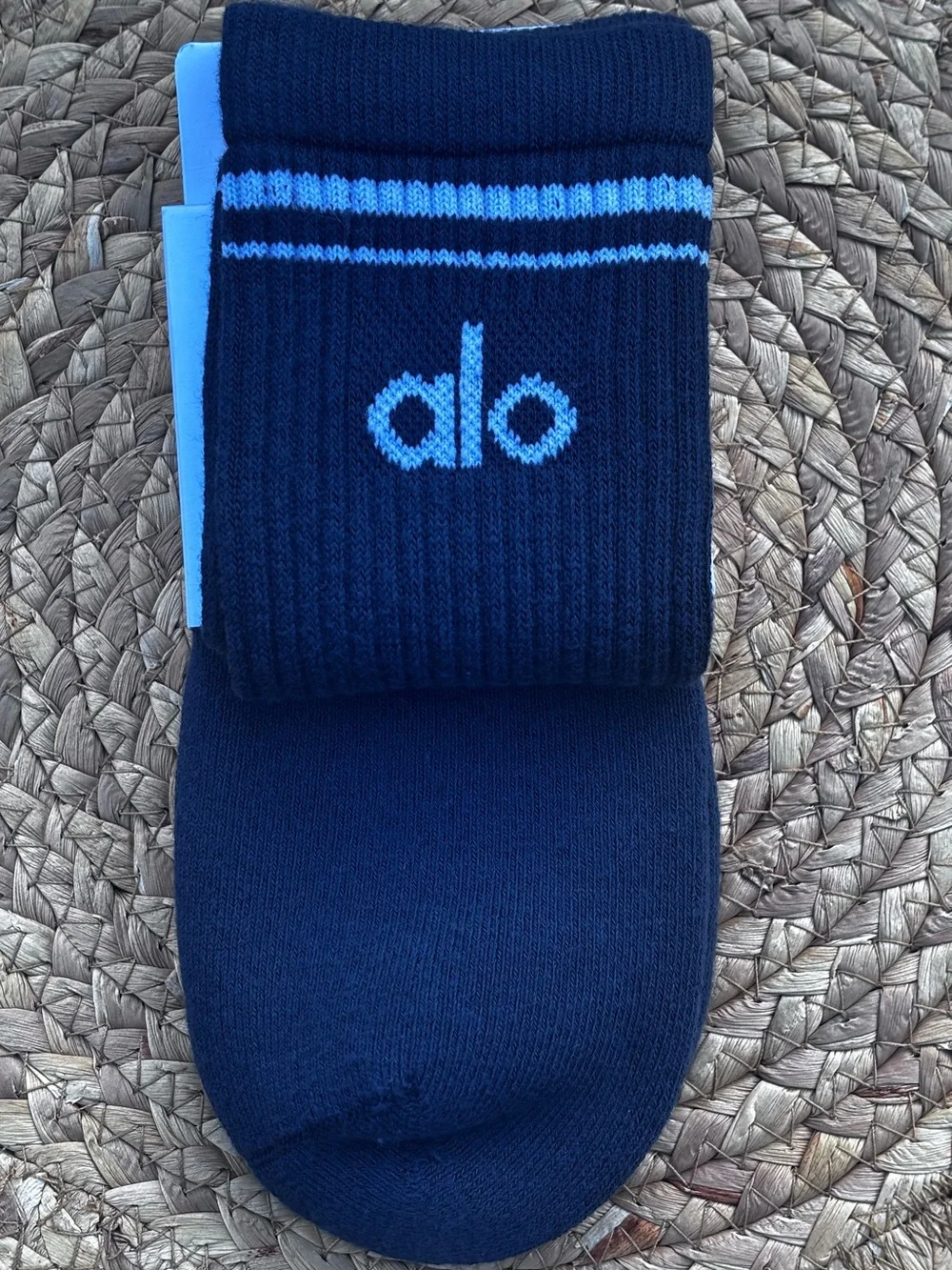 Alo Unisex Half -Crew Throwback Sock Navy/White Size Large